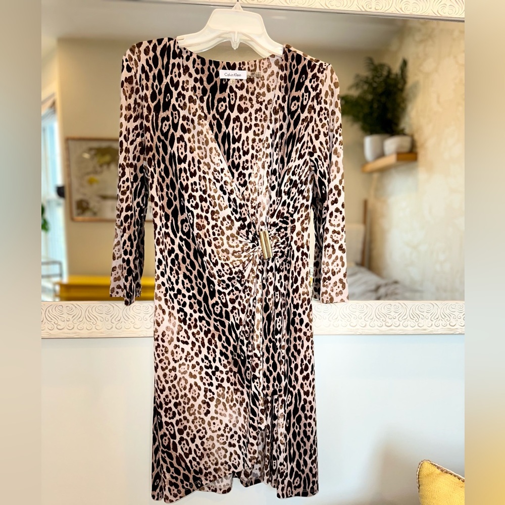 NWOT Calvin Klein Leopard Wrap Dress w/ Side Gold Accent, 3/4 Length Sleeves, S - Picture 6 of 13